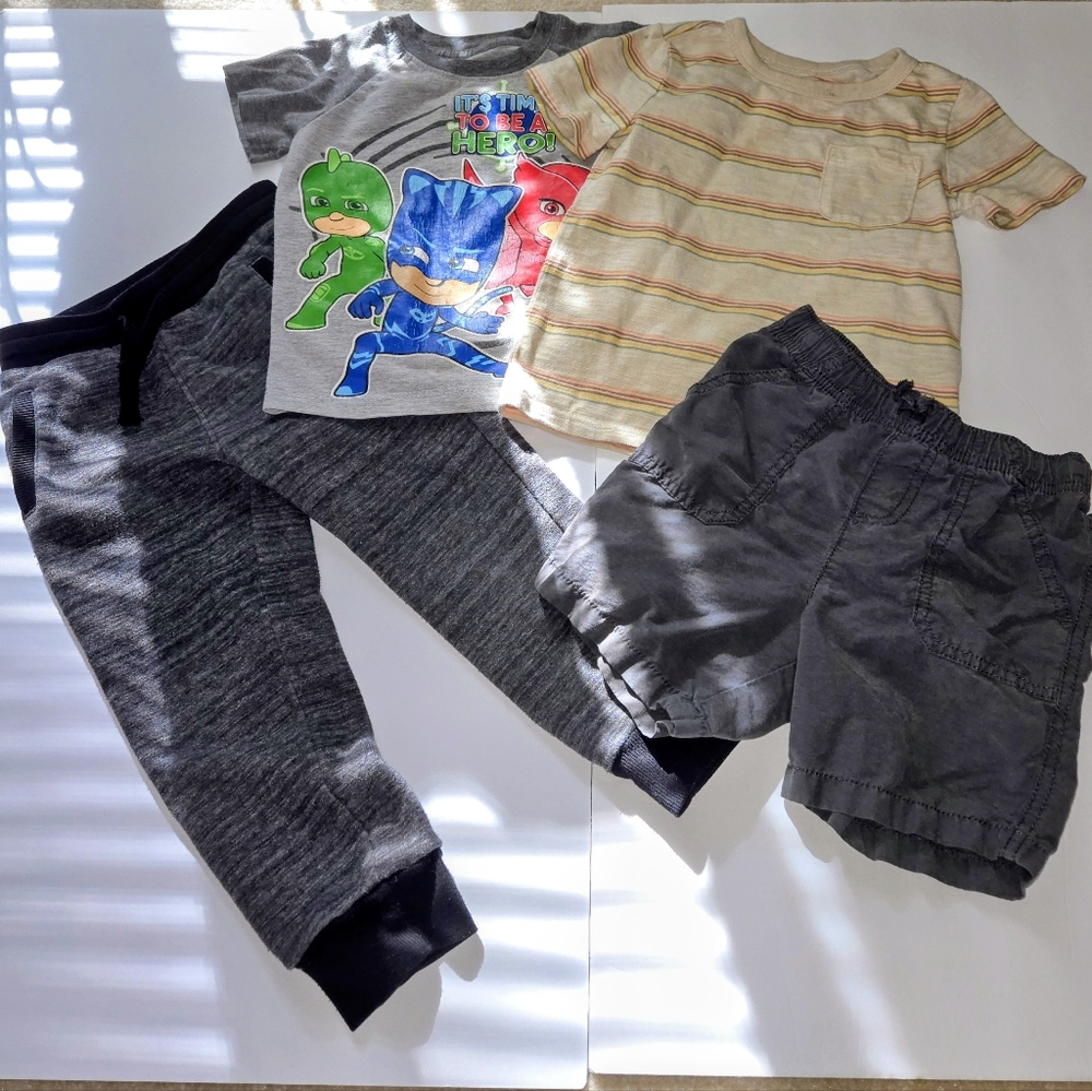 Boy's 3T Clothing Bundle 4pcs